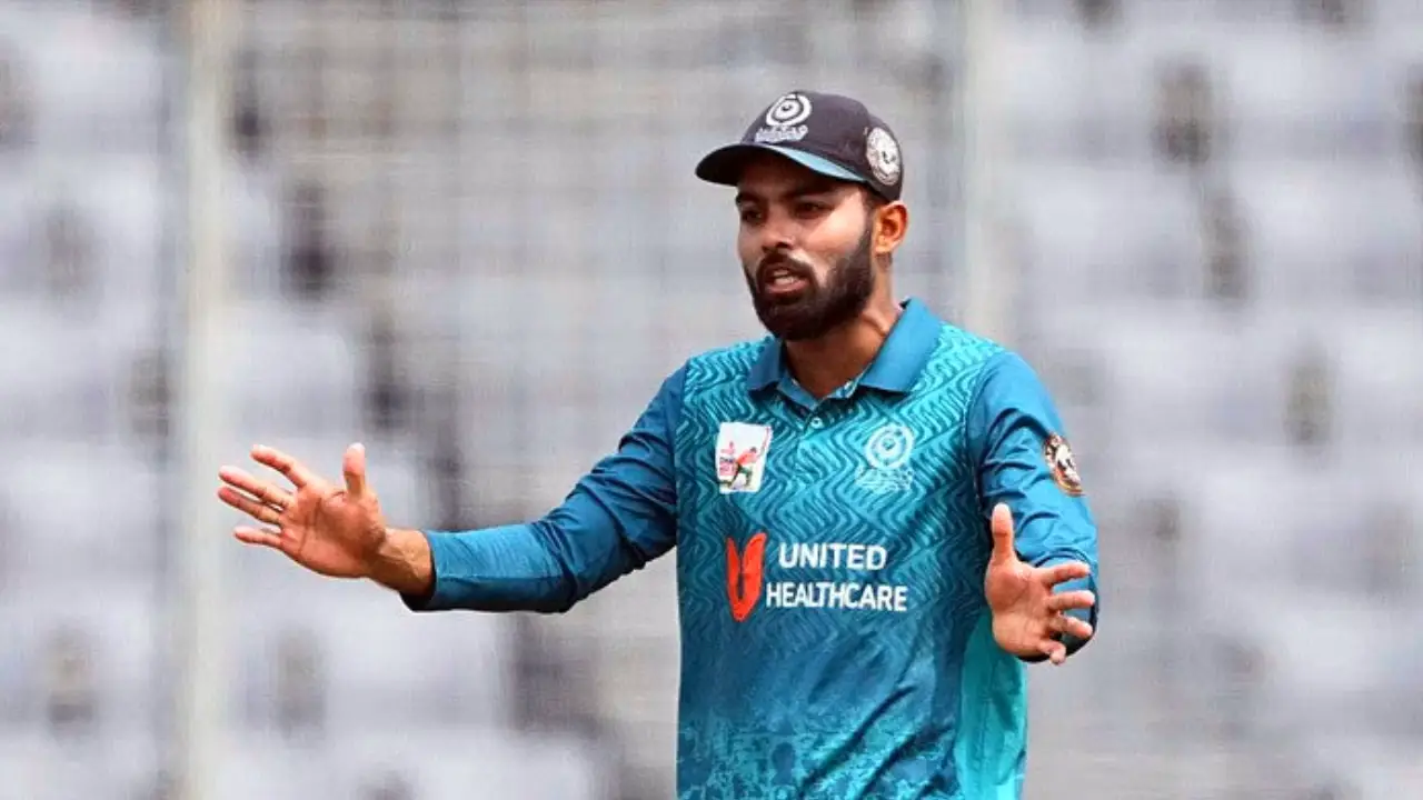 ক্রিকেটারদের চাপে শাস্তি স্থগিত হৃদয়ের