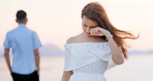 ভালোবাসার মানুষটি দূরে যাওয়ার ৫ ইঙ্গিত
