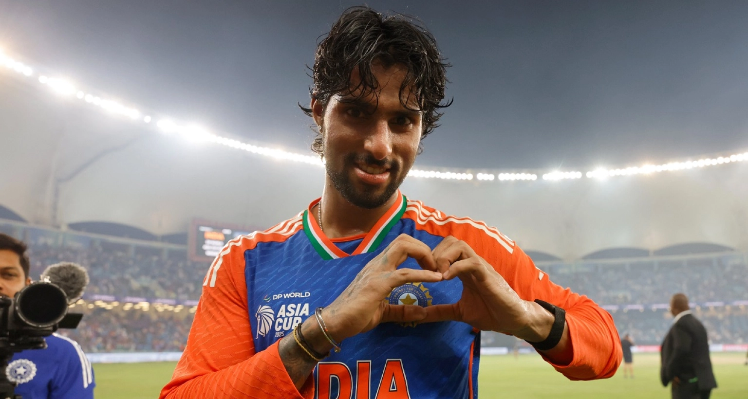 ব্যাট কেনার টাকা না থাকা ইলেকট্রিক মিস্ত্রির ছেলেই ভারতের শিরোপার নায়ক