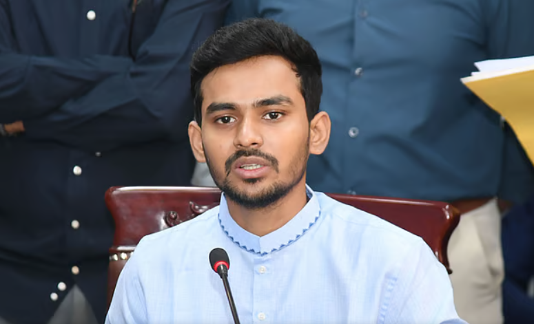 আবেগ দিয়ে ক্রিকেট বোর্ড চালানো উচিত না : আসিফ মাহমুদ