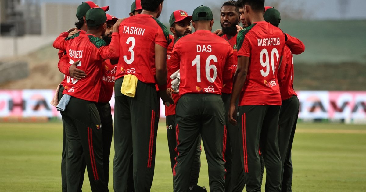 এবার উইকেট পেলেন মোস্তাফিজ