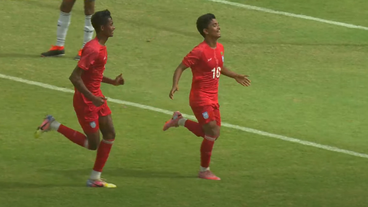 পাকিস্তানকে ২-০ গোলে হারিয়ে ফাইনালে বাংলাদেশ