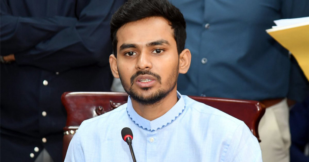 ক্রিকেটারদের দিয়ে দলাদলি করানো খুবই দুঃখজনক, যাঁরা করাচ্ছেন লজ্জা পাওয়া উচিত: ক্রীড়া উপদেষ্টা
