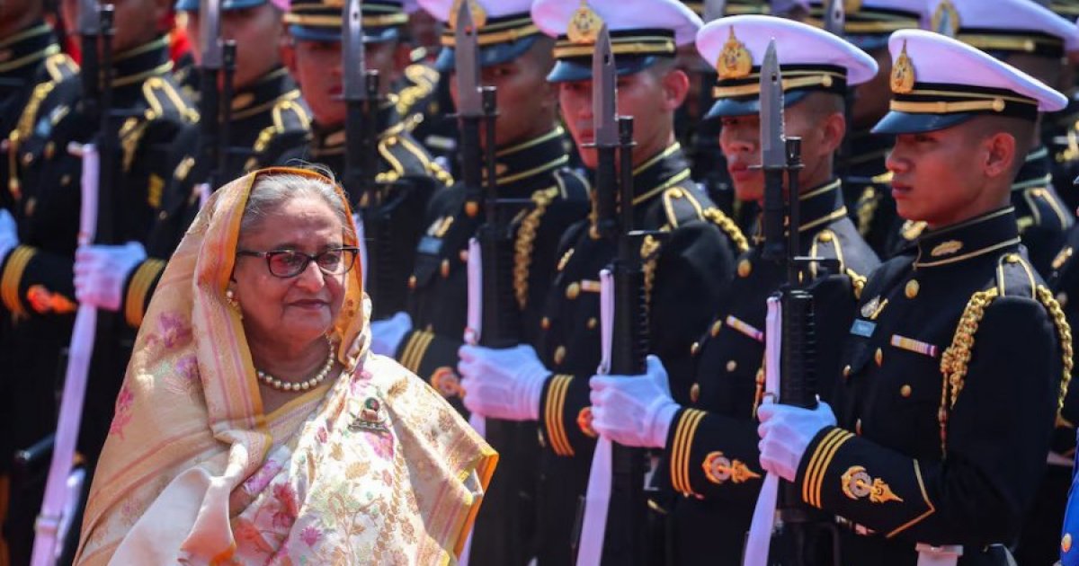 একই দিনে হাসিনার তিন-তিনটি সাক্ষাৎকার: কীভাবে আর কেন?