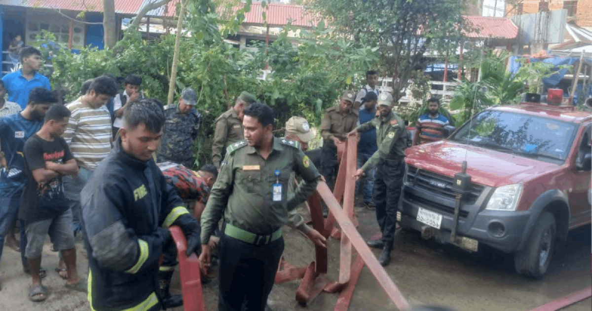 আনসার-ভিডিপির তৎপরতায় খাগড়াছড়ির ভয়াবহ অগ্নিকাণ্ড নিয়ন্ত্রণে