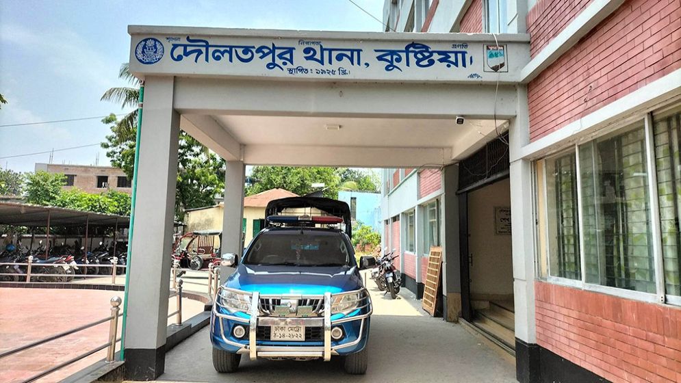 কুষ্টিয়ায় পদ্মার চরে সংঘর্ষে ৩ জন নিহত: কাকনসহ ২৩ জনের নামে হত্যা মামলা