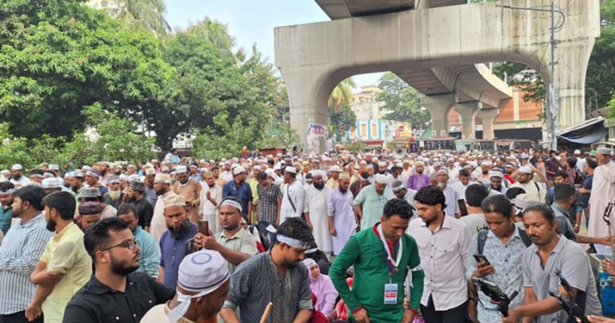আজও প্রেসক্লাবের সামনে ইবতেদায়ি শিক্ষকরা, রবিবার লংমার্চ