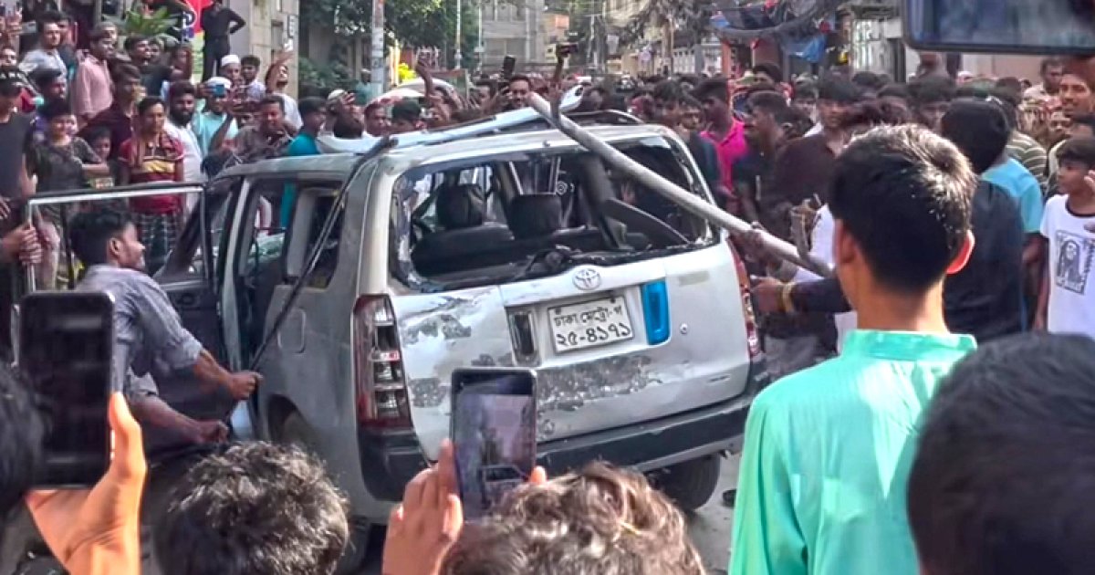 উত্তরায় গাড়িচাপায় পথচারী নিহত, চালককে গণপিটুনি