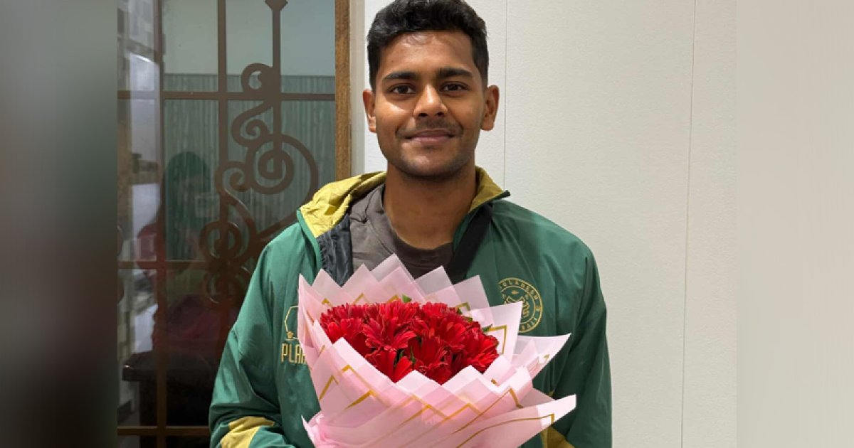 ঢাকায় নেমে হংকংকে কঠিন দল বললেন শমিত