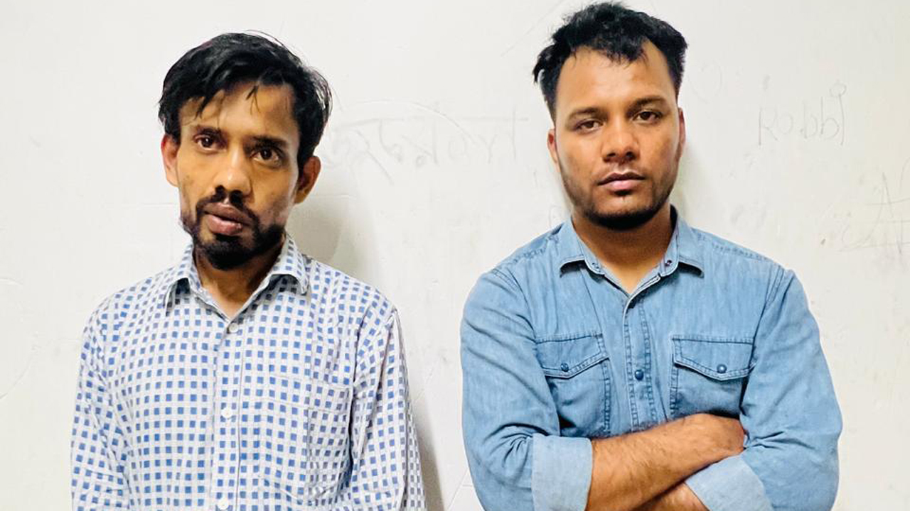 রাজধানীতে ঝটিকা মিছিল : ককটেলসহ ছাত্রলীগ ও স্বেচ্ছাসেবক লীগের ২ নেতা গ্রেপ্তার