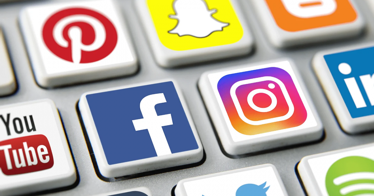 নারী ও কিশোরীদের অনলাইন নিরাপত্তায় সোশ্যাল মিডিয়াগুলোর পদক্ষেপ চায় অফকম