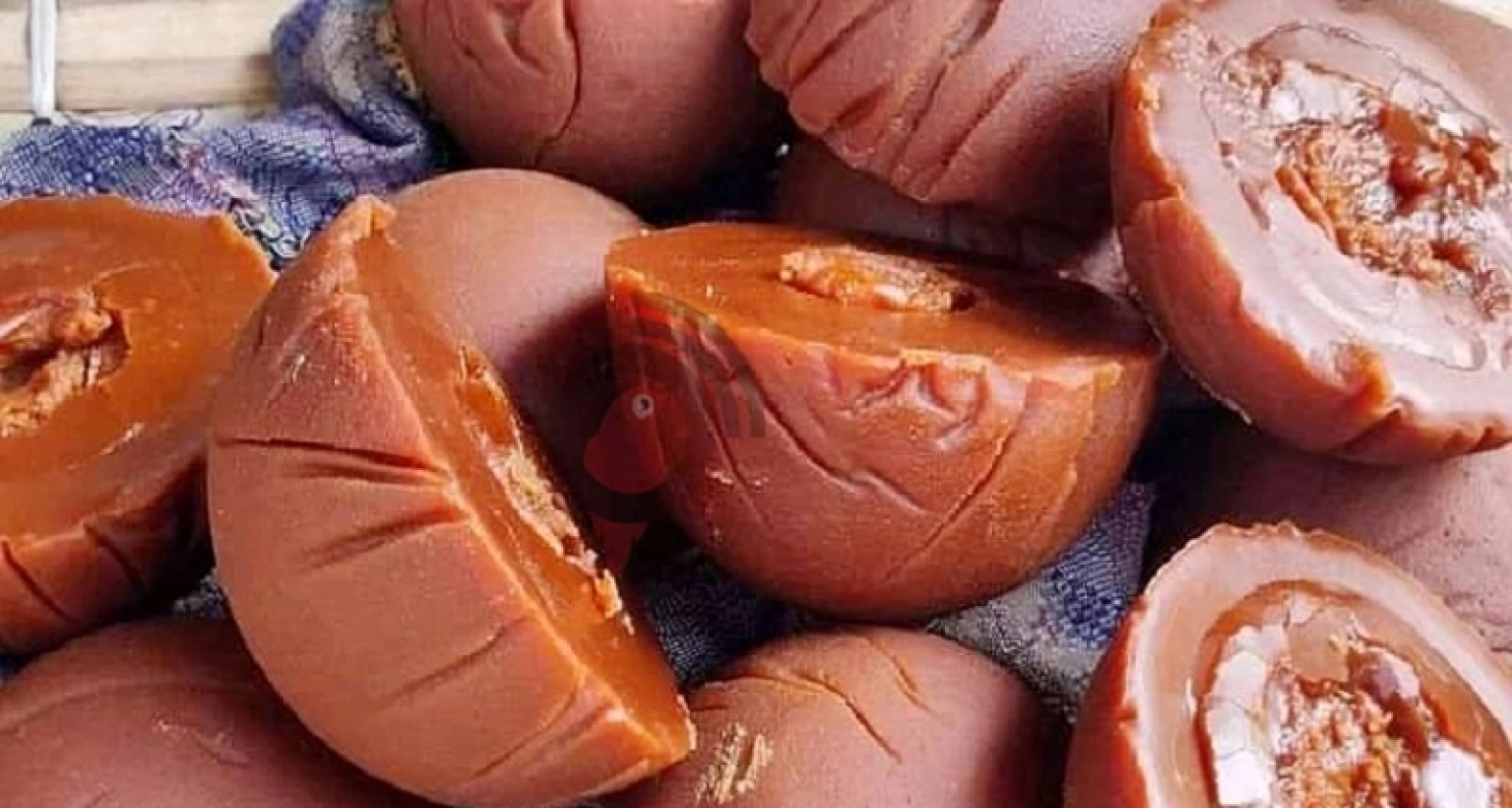 খেজুরের গুড় আসল না ভেজাল, তা চেনার সহজ উপায়
