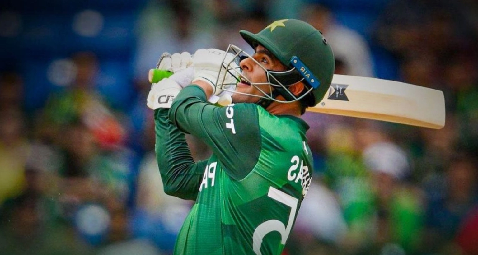 টানা ৬ বলে ছক্কা হাঁকিয়ে হাফসেঞ্চুরি, সহজ জয়