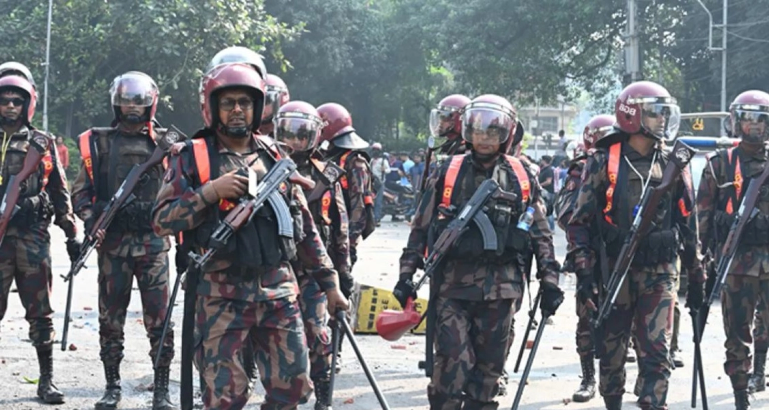 রাজধানী ও আশপাশের জেলায় বিজিবি মোতায়েন