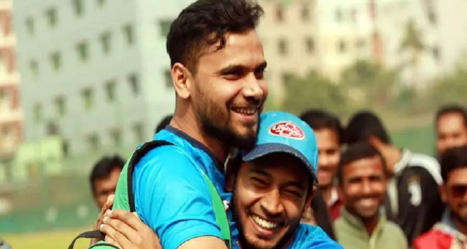ক্রিকেট ইতিহাসে নতুন অধ্যায় লিখলেন মুশফিকুর, শুভকামনা ‘বান্টু দা’— লিখলেন মাশরাফি