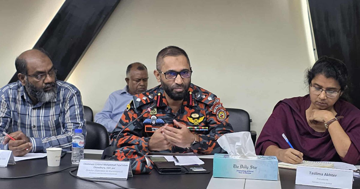‘পুরান ঢাকার আবাসিক এলাকায় কোনও রাসায়নিক গুদামের লাইসেন্স নেই’