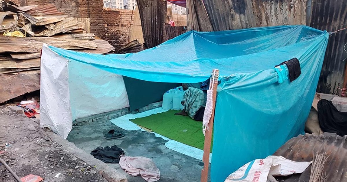 এখনও খোলা আকাশের নিচে কড়াইলবাসী, সরকারি সহায়তার অপেক্ষা