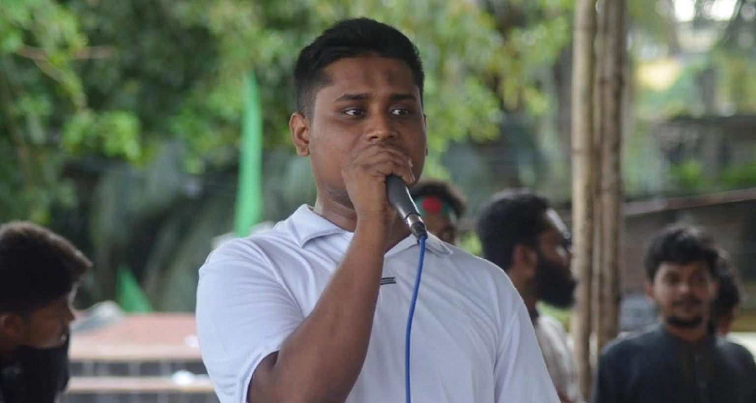 জানেন ফেসবুকে এক ছবি থেকে হাসনাতের আয় কত ডলার?