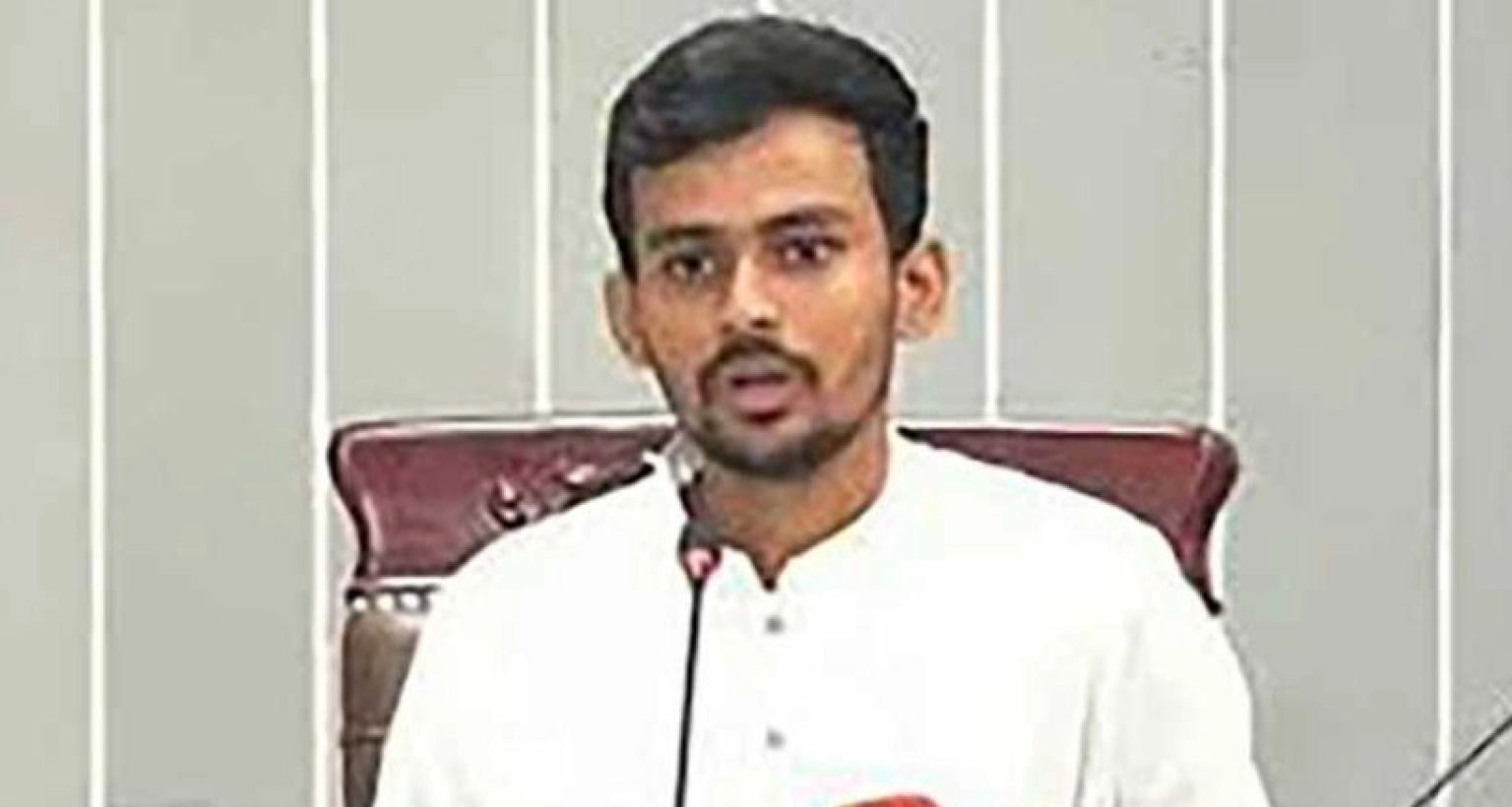 সাবেক উপদেষ্টা আসিফ মাহমুদের ব্যাংক হিসাব তলব