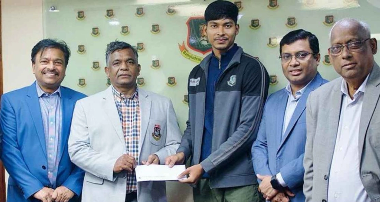 বিশ্বকাপজয়ী সেই ক্রিকেটারের চরম দুঃসময়ে পাশে দাঁড়াল বিসিবি