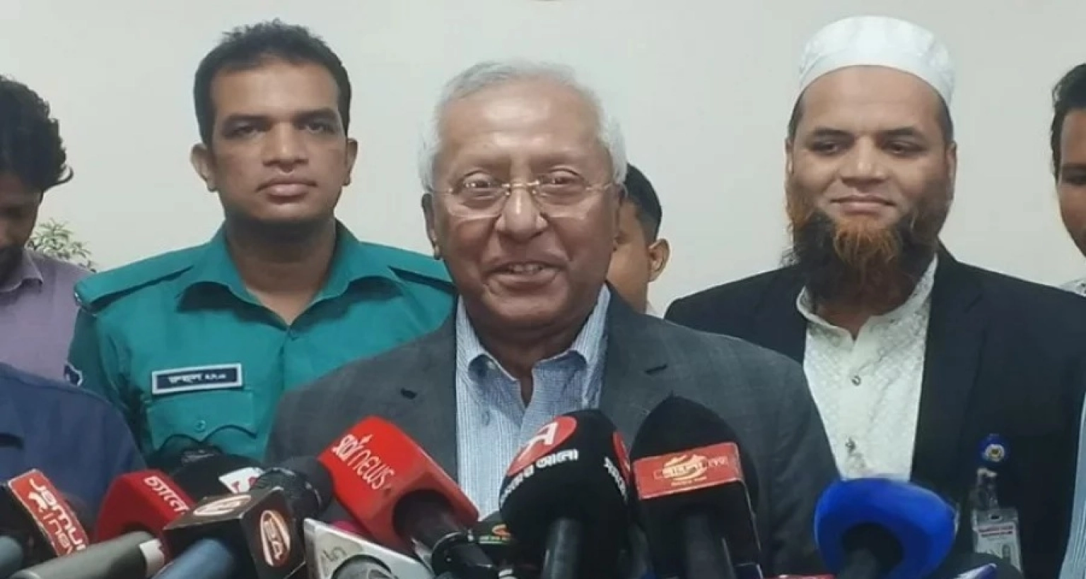 জামায়াত নেতার টাকা বহন প্রসঙ্গে যা বললেন ইসি সচিব