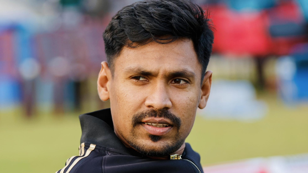 চোখ মাঠে, মন জয়ের দিকে: ফেসবুকে নতুন বার্তা মুস্তাফিজের