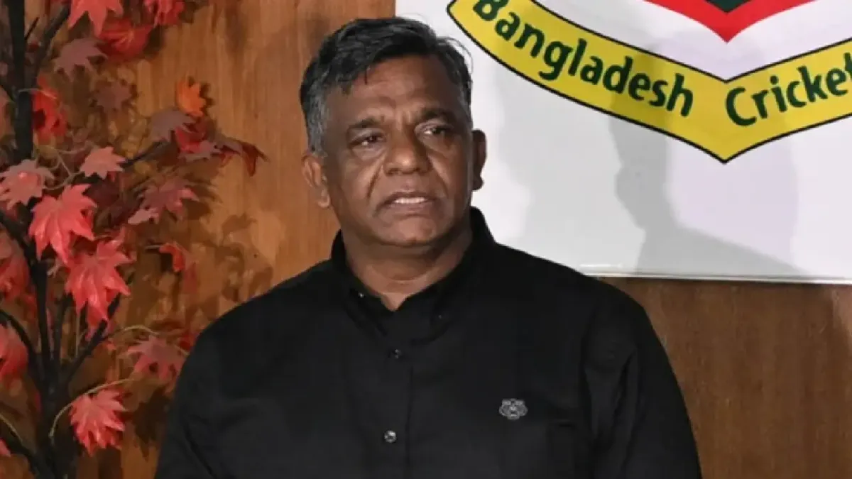 গভীর রাতে বিসিবি সভাপতি বুলবুলের দেশ ছাড়ার গুঞ্জন!
