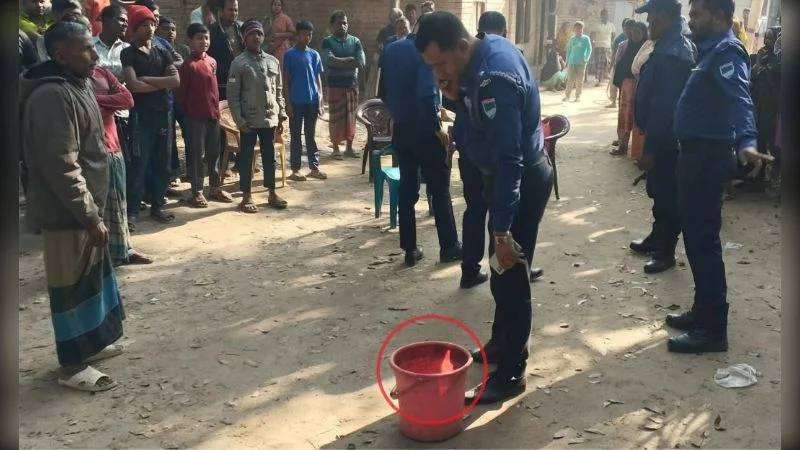 মেহেরপুরে ভোটকেন্দ্রের পাশে মিলল ককটেলসদৃশ বস্তু