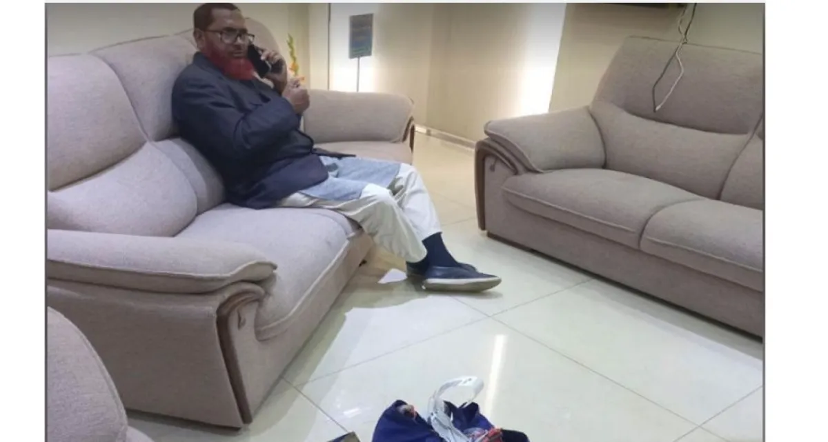 বিপুল পরিমাণ টাকাসহ জেলা জামায়াতের আমির আটক