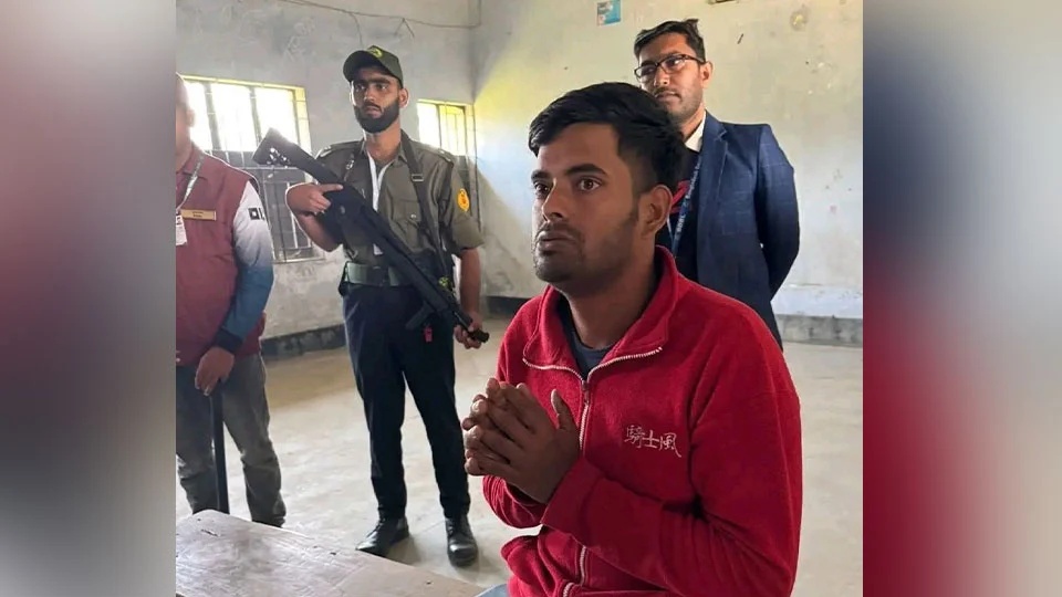 কুষ্টিয়ায় ব্যালট পেপার নিয়ে পালানোর সময় যুবক আটক