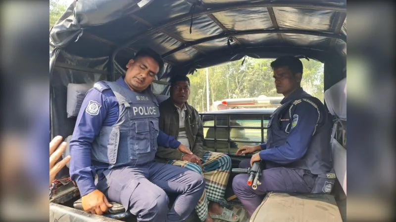 সিল মারা ব্যালট বইসহ আটক একজন
