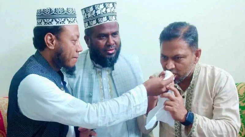 পরাজিত বিএনপি প্রার্থীকে মিষ্টিমুখ করালেন আমির হামজা