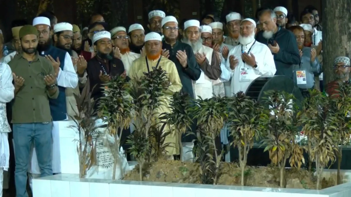 আজিমপুর কবরস্থানে ভাষা শহীদদের কবর জিয়ারত করে দোয়া জামায়াতের