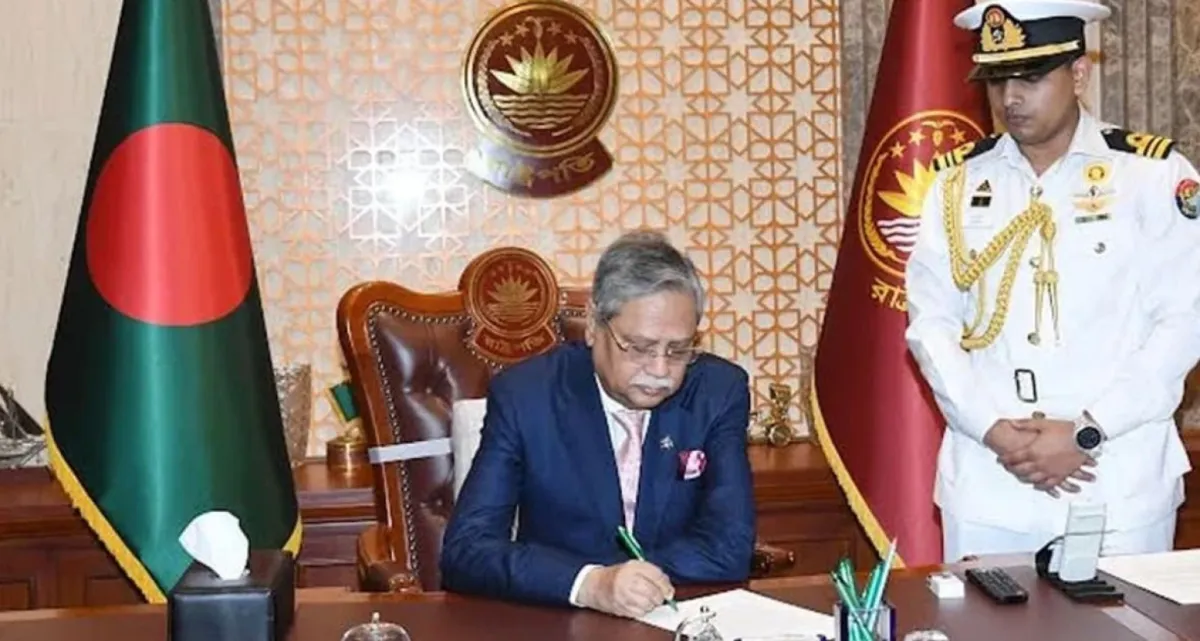 এখানে সিকিউরিটি যারা ছিল, সবাই পজিশন নিয়ে নিল: রাষ্ট্রপতি