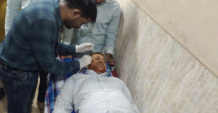 মোটরসাইকেল আরোহীকে বাঁচাতে গিয়ে এমপি নুরুল আমিন আহত