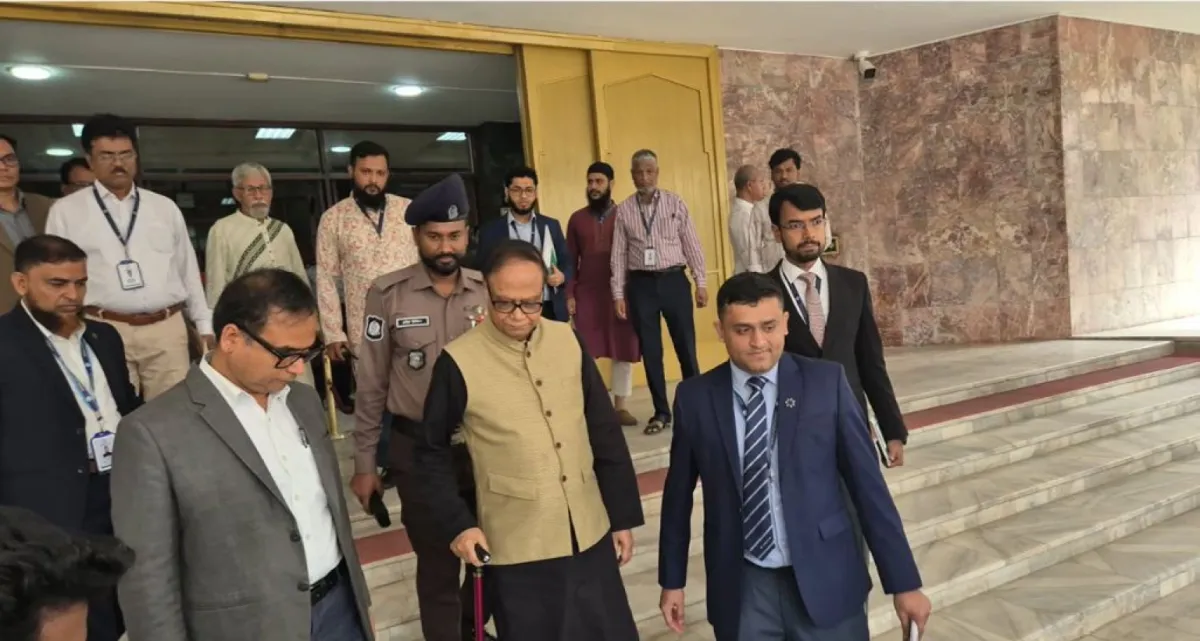 খবরটি ছড়িয়ে পড়তেই কেন্দ্রীয় ব্যাংক ছাড়লেন গভর্নর আহসান এইচ মনসুর