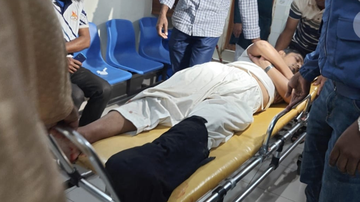 নিজের পিস্তলের গুলিতে পুলিশের এসআই গুলিবিদ্ধ