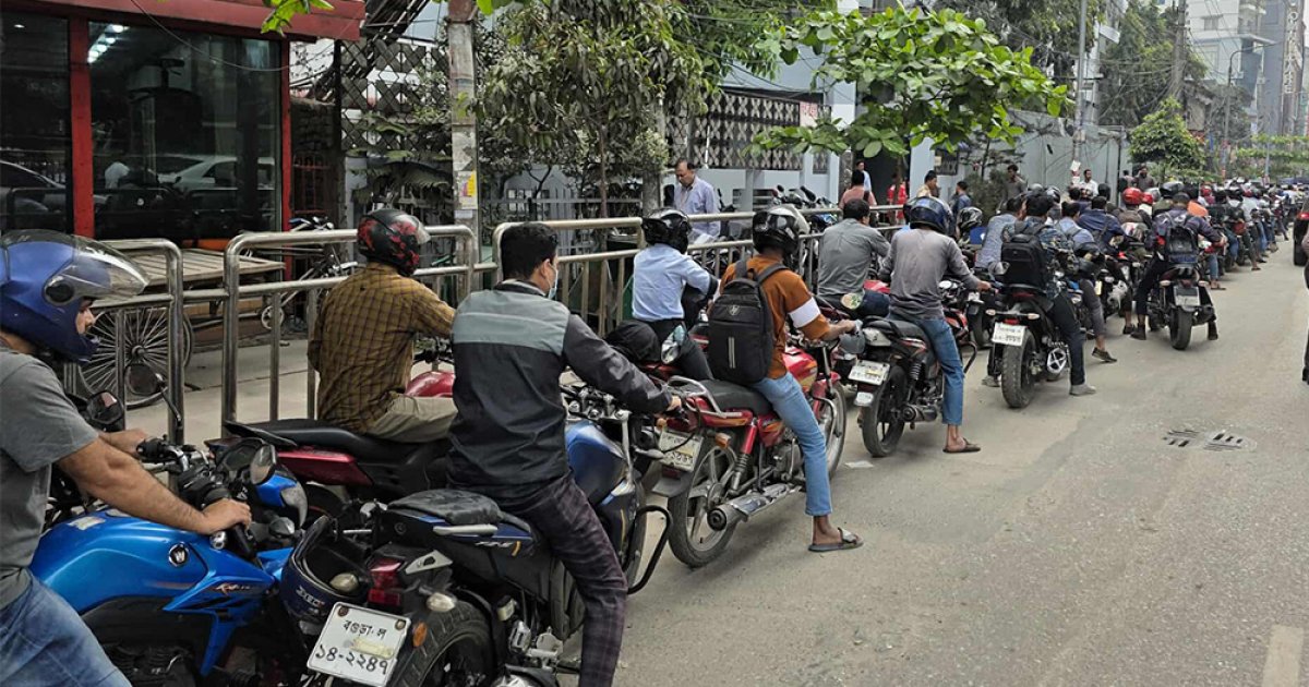 যতটা না সংকট, তার চেয়ে বেশি আতঙ্ক