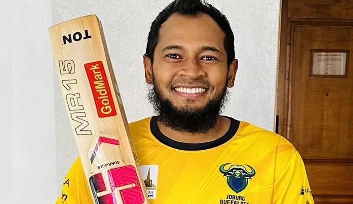 অনিশ্চয়তা কাটিয়ে দেশে ফিরছেন মুশফিক