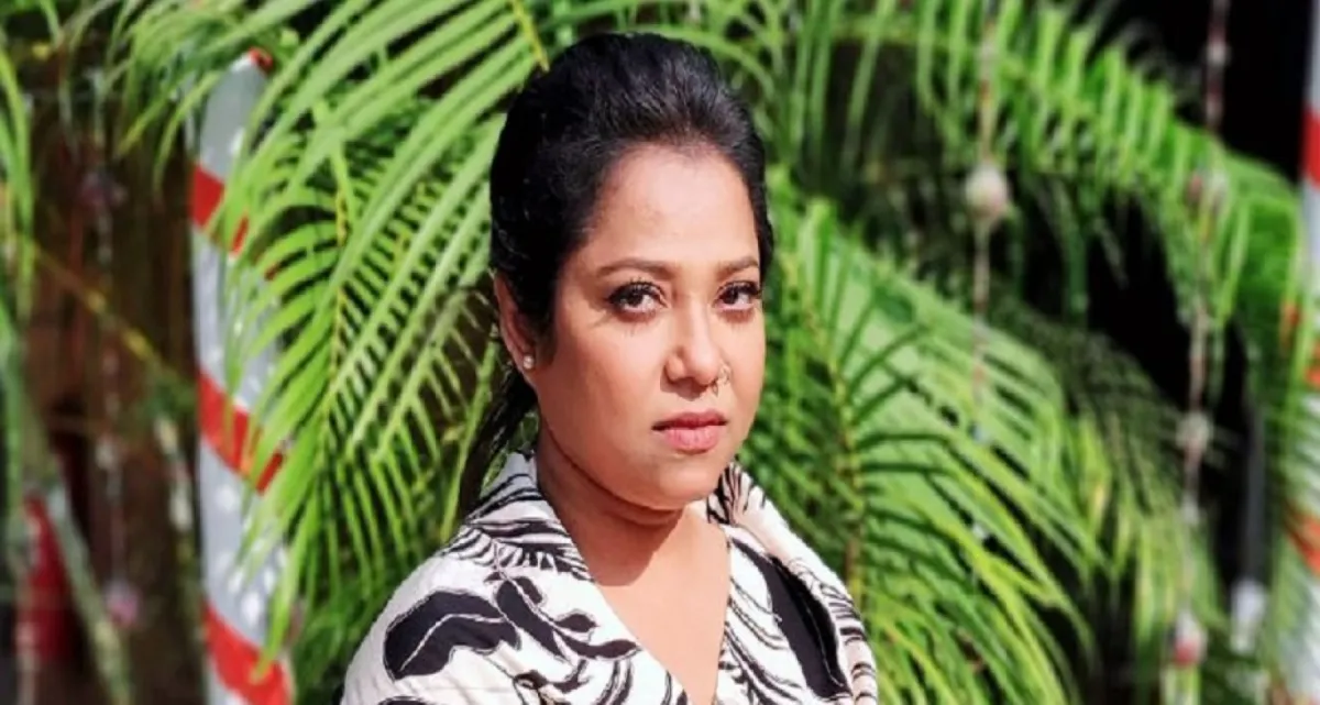 দুলাভাই নামে সেভ করা ড্রাইভারের সঙ্গে ‘পরকীয়া’ ছিল ডলি সায়ন্তনীর