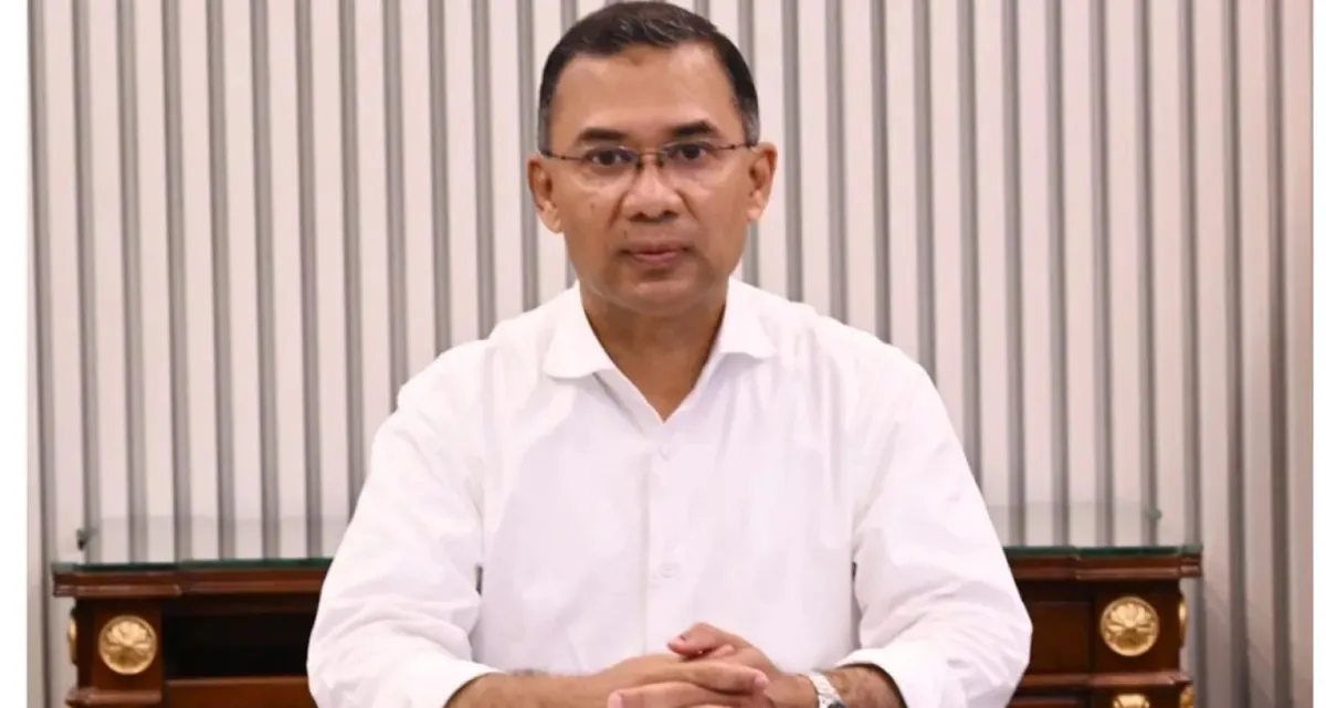 অফিসে এসে অনন্য নজির দেখালেন প্রধানমন্ত্রী তারেক রহমান, ভাসছেন প্রশংসায়