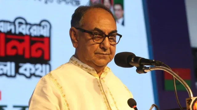 টোকা দিয়ে ফেলতে যেও না, তোমাদের বাপ-মায়ের বিয়ের আগে থেকে রাজনীতি করি: মির্জা আব্বাস