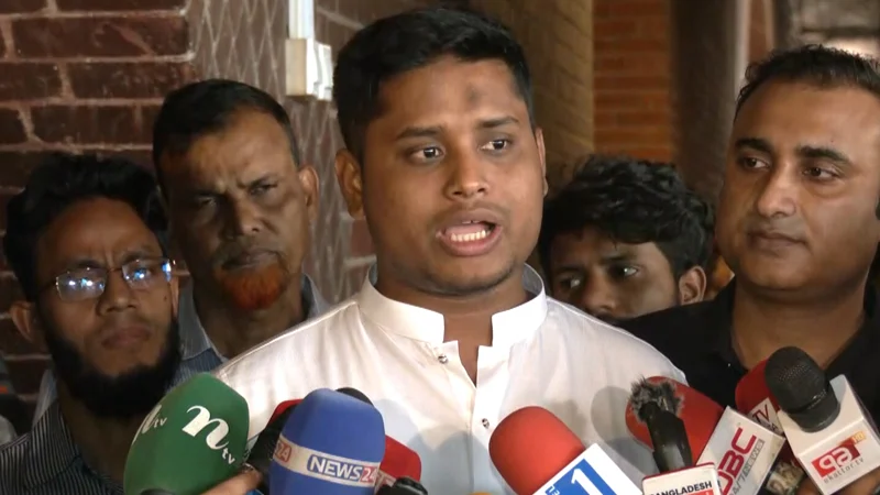 নির্বাচন, গণভোট ও ঐকমত্য কমিশন নিয়ে দ্বিচারিতা করা হয়েছে: হাসনাত আব্দুল্লাহ