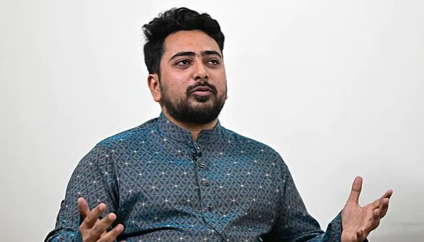 ভেদাভেদ ভুলে ঈদের আনন্দে শামিল হওয়ার আহ্বান নাহিদ ইসলামের
