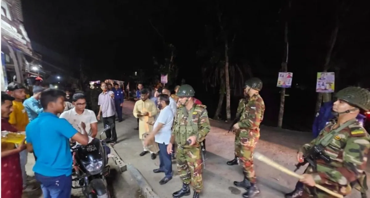 গাড়ির কাগজ দেখে সরবরাহ করা হচ্ছে তেল