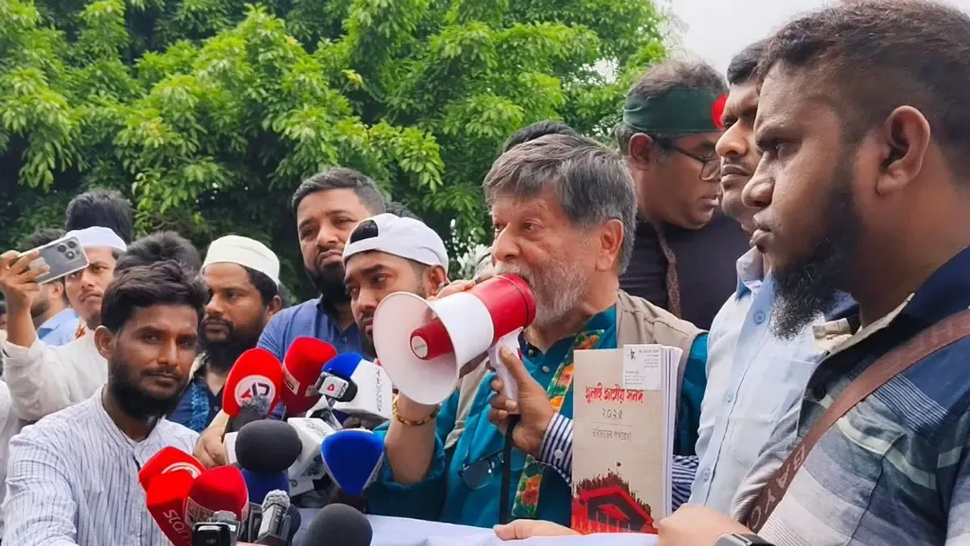 জনগণ সংবিধানের উপরে, জনগণের রায়কে উপেক্ষা করার কোনো সুযোগ নেই: আলোকচিত্রী শহিদুল আলম