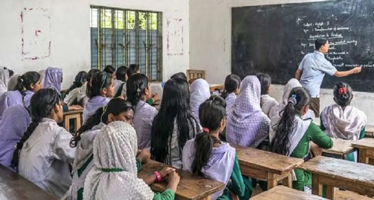 দেশের সব শিক্ষাপ্রতিষ্ঠানে অনলাইন ক্লাস চালুর কথা ভাবছে সরকার