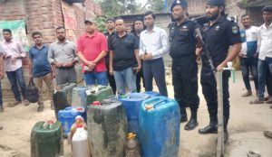 রাজশাহীতে অবৈধ মজুদ জ্বালানি তেল জব্দ