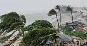 আজ ৬০ কিমি বেগে ঝড়ের শঙ্কা দেশের চার অঞ্চলে