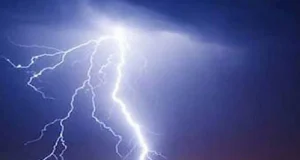 বজ্রপাতে আজ ৮ জনের মৃত্যু